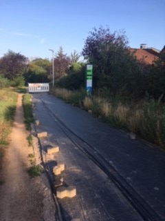 Solar-Radweg mit Plane abgedeckt
